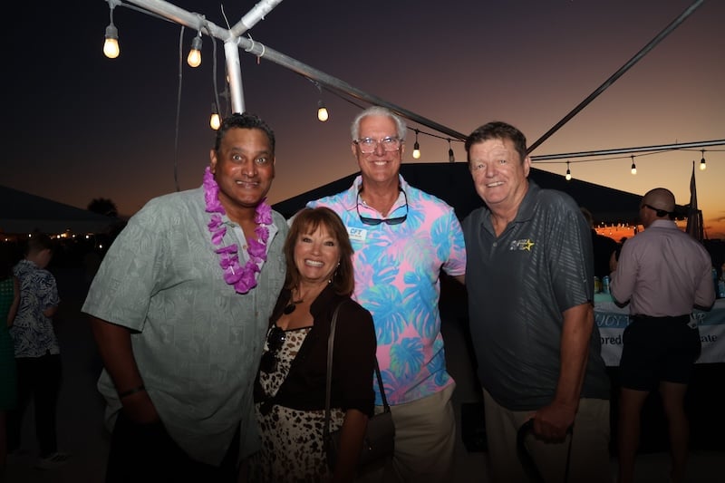 Banquet on the beach 6
