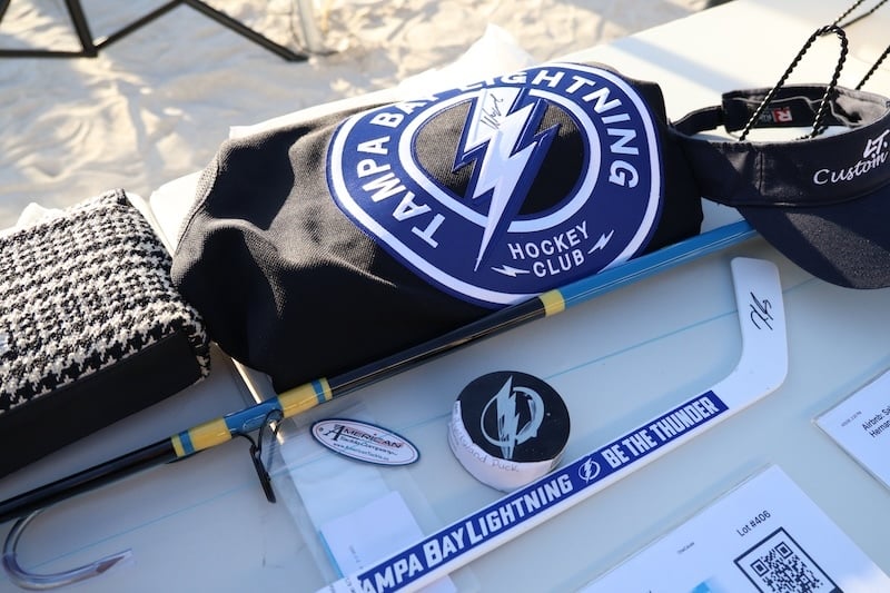 banqeut on the beach hockey gear