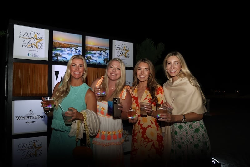 banquet on the beach photo 8